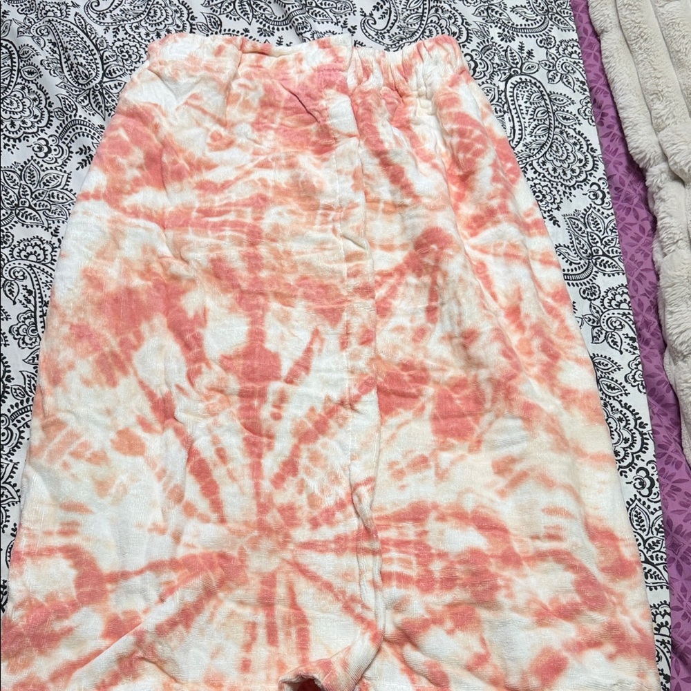 Tie-Dye Cotton Blend bath towel wrap in Coral and White